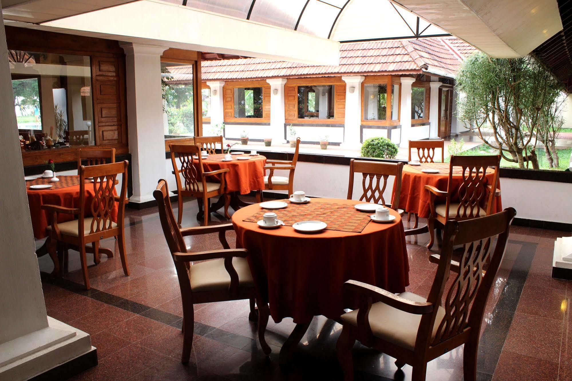 Bolgatty Palace & Island Resort Kochi Exterior foto