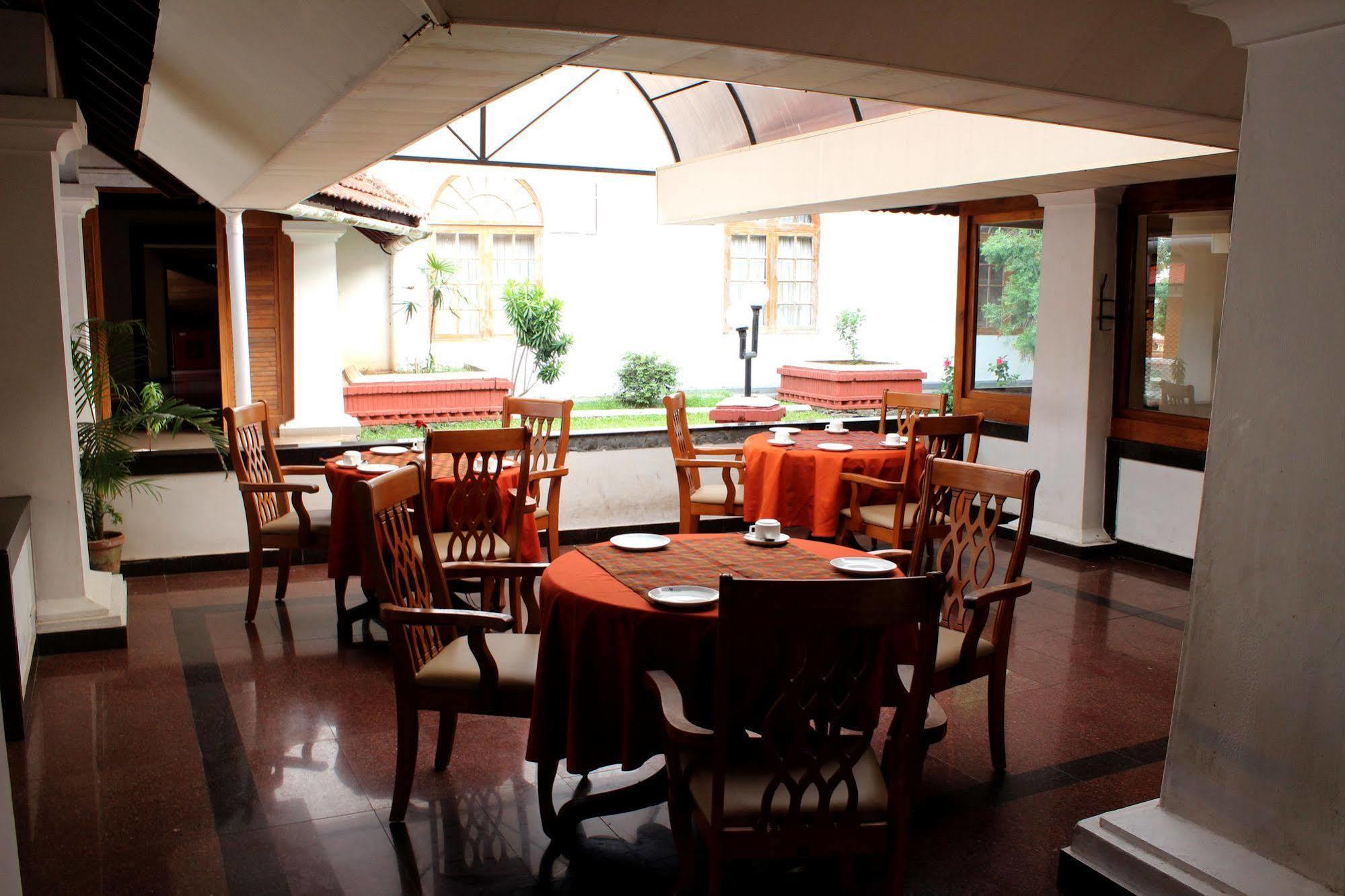 Bolgatty Palace & Island Resort Kochi Exterior foto